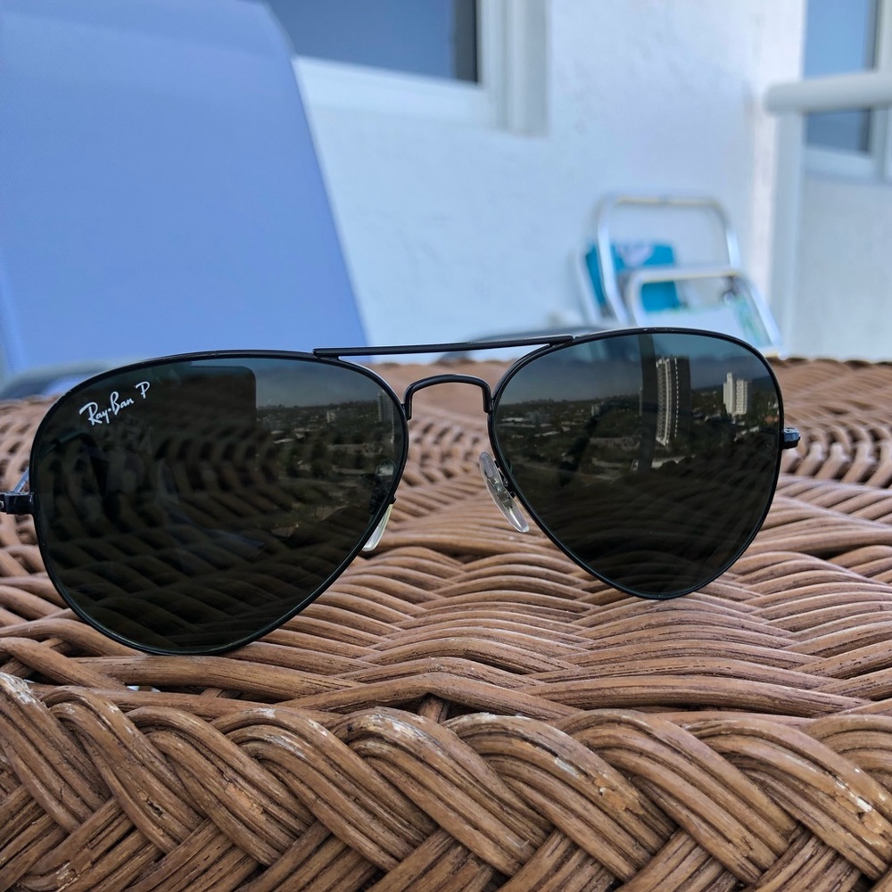 Polarized Ray Ban. All black aviator sunglasses.